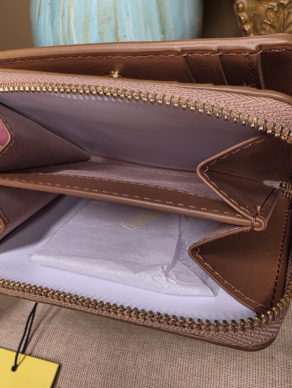 Marc Jacobs Pebbled Leather THE WALLET in Camel - NWT! - Picture 8 of 9